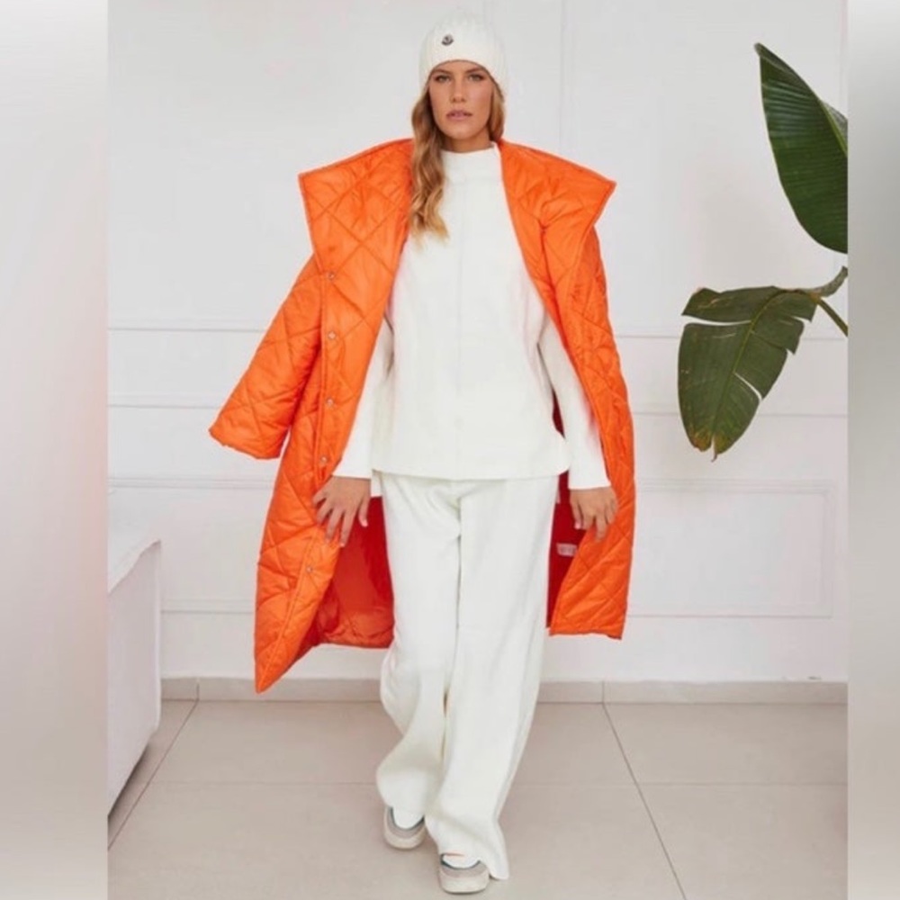 Lightweight puffer coat